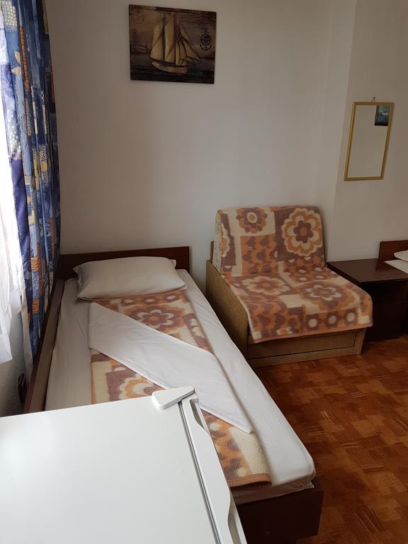 Guest Rooms Denitsa オブゾー エクステリア 写真